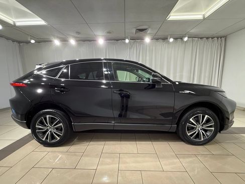 Certified 2021 Toyota Venza LE AWD/4WD image 6