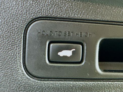 Used 2023 Acura MDX SH-AWD w/ Advance Package image 32
