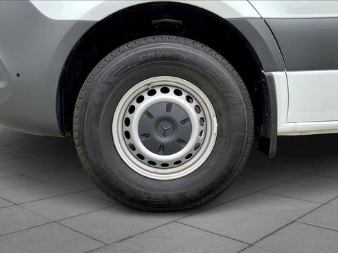 Used 2025 Mercedes-Benz Sprinter 2500 image 15