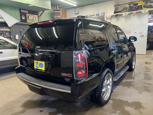 Used 2013 GMC Yukon Denali image 3