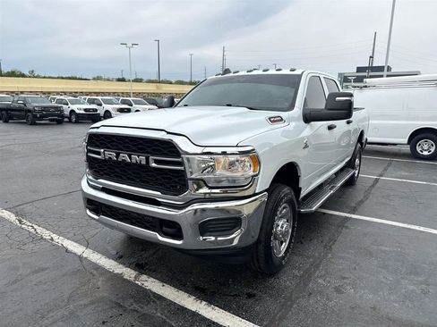 Used 2024 RAM 3500 Tradesman w/ Chrome Appearance Group AWD/4WD image 5