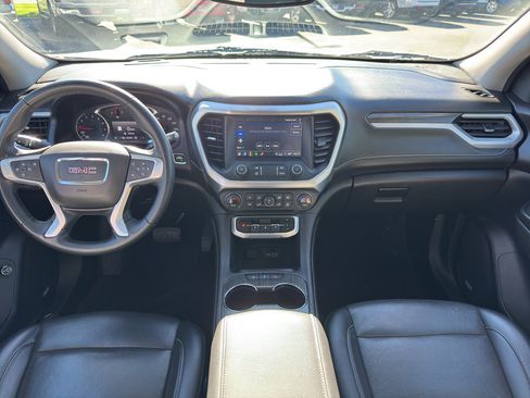 Used 2023 GMC Acadia SLT image 11