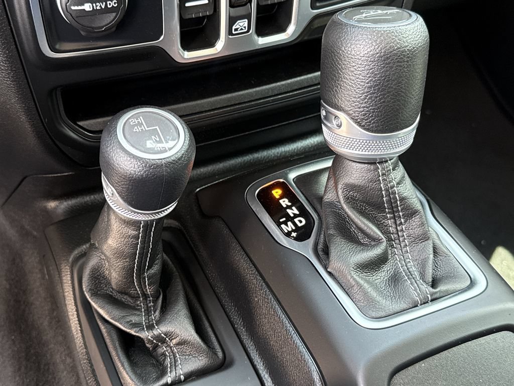 Used 2025 Jeep Gladiator Sport AWD/4WD image 20