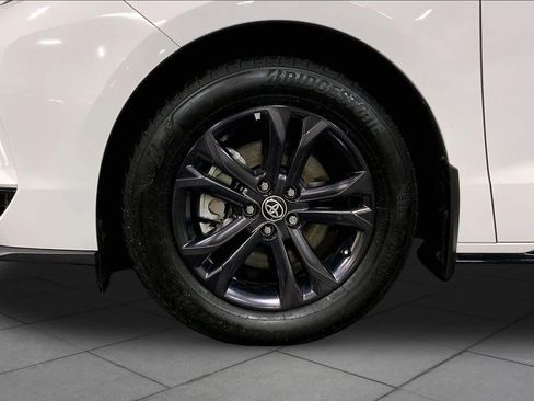 Certified 2025 Toyota Sienna XSE w/ XSE Plus Package AWD/4WD image 11