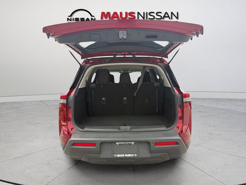 Certified 2024 Nissan Pathfinder SV FWD image 10