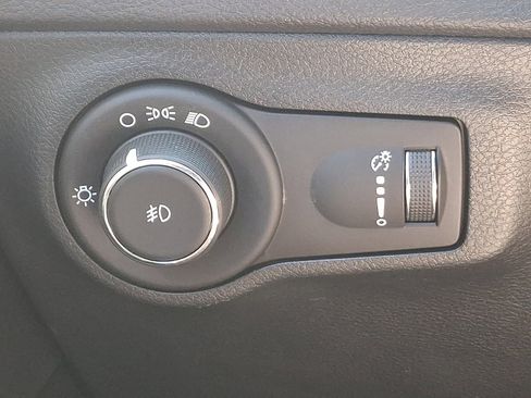 Used 2019 Jeep Compass Sport image 22