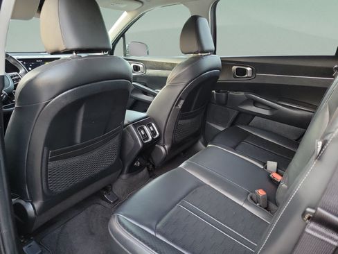Certified 2024 Kia Sorento S AWD/4WD image 6