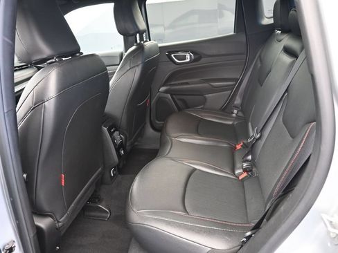 Used 2025 Jeep Compass Trailhawk AWD/4WD image 16