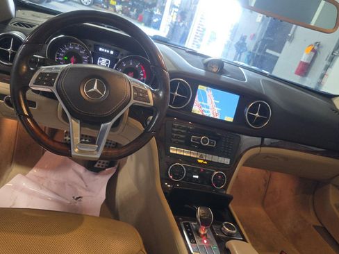 Used 2013 Mercedes-Benz SL 550 w/ Premium Pkg image 6
