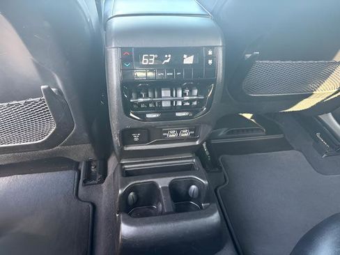 Used 2021 Jeep Grand Cherokee L Laredo image 30