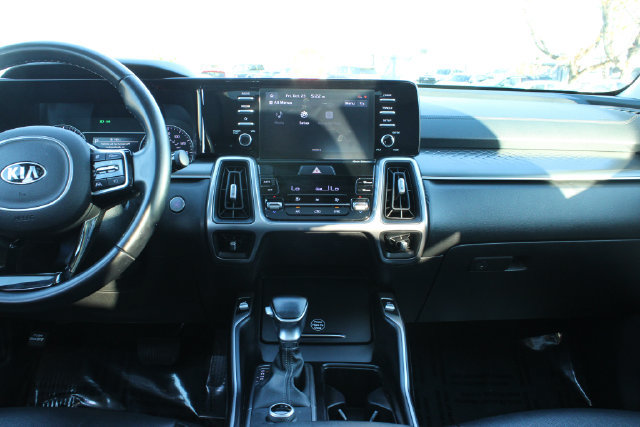 Used 2021 Kia Sorento S w/ Panoramic Sunroof Package AWD/4WD image 17