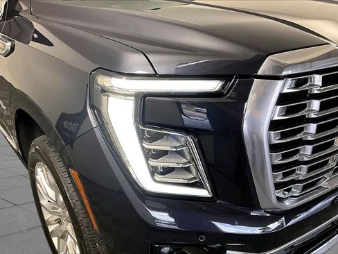 Used 2025 GMC Yukon XL Denali w/ Sun & Power Step Package AWD/4WD image 27