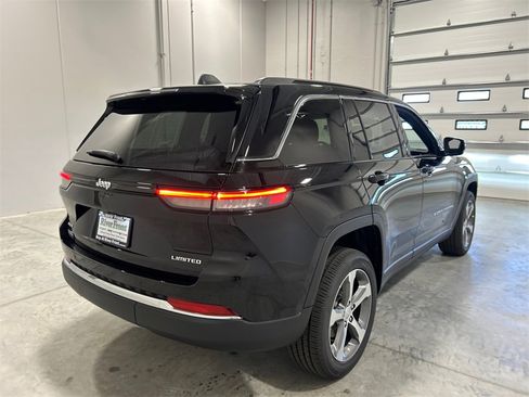 New 2025 Jeep Grand Cherokee Limited image 6