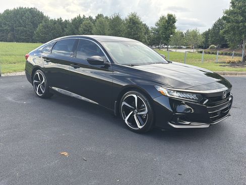 Used 2022 Honda Accord Sport image 2