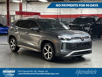 Used 2025 Volkswagen Tiguan SE