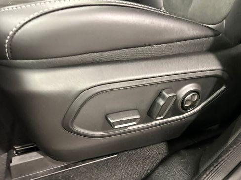 New 2026 Jeep Grand Cherokee Altitude image 17