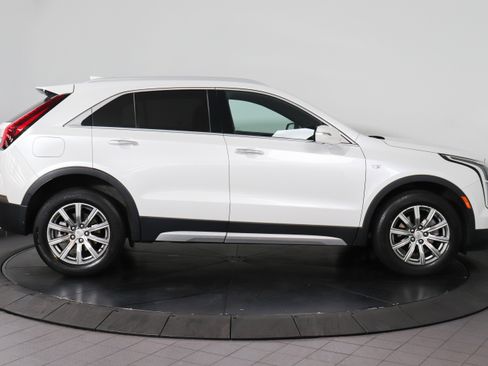 Used 2022 Cadillac XT4 Premium Luxury w/ Enhanced Visibility Package AWD/4WD image 6