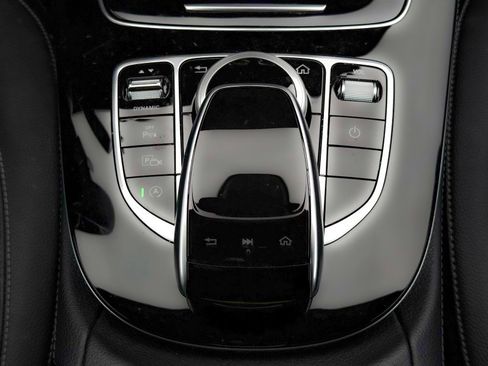 Used 2018 Mercedes-Benz E 300 4MATIC image 30