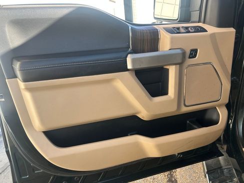 Used 2016 Ford F150 Lariat w/ Equipment Group 502A Luxury image 6