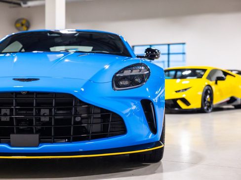 Used 2025 Aston Martin V8 Vantage Coupe image 20