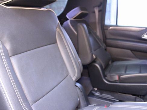 Used 2023 Chevrolet Suburban Premier image 14