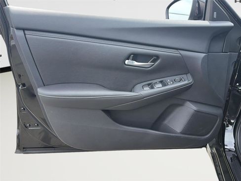 Used 2025 Nissan Sentra SV w/ All-Weather Package FWD image 10