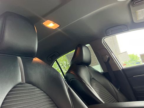 Certified 2019 Toyota Camry SE FWD image 16