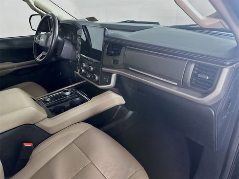 Used 2023 Ford Expedition Max XLT image 30
