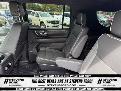 Used 2023 GMC Yukon XL SLT w/ SLT Luxury Package AWD/4WD image 32