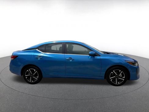 Used 2025 Nissan Sentra SV FWD image 16