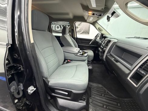 Used 2017 RAM 1500 Express AWD/4WD image 6