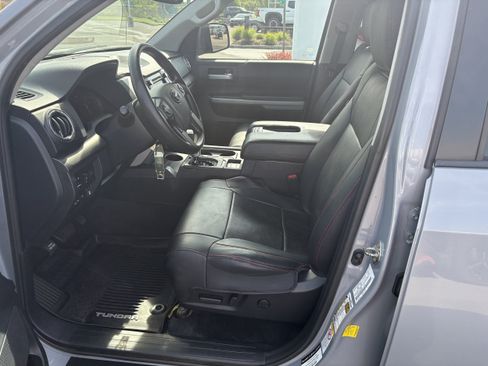 Used 2019 Toyota Tundra SR5 w/ SR5 Upgrade Package AWD/4WD image 4