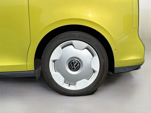 Used 2025 Volkswagen ID. Buzz 1st Edition image 34