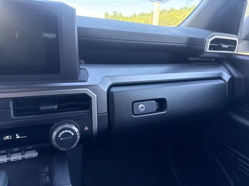 Used 2025 Toyota 4Runner SR5 AWD/4WD image 11