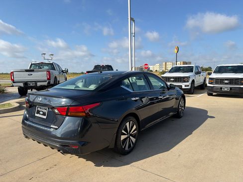 Used 2021 Nissan Altima 2.5 SL FWD image 6