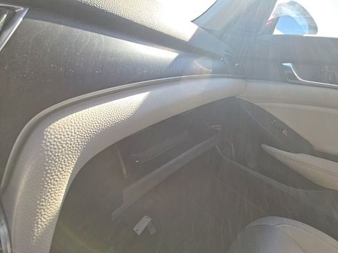 Certified 2019 Honda Accord EX image 21