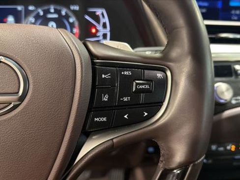 Certified 2021 Lexus ES 250 w/ Premium Package image 24