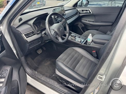 Used 2024 Mitsubishi Outlander SE FWD image 9