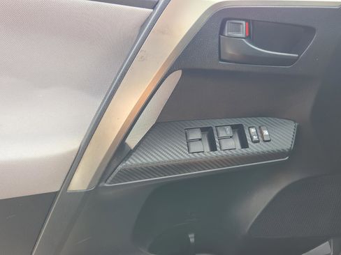 Used 2014 Toyota RAV4 LE image 24