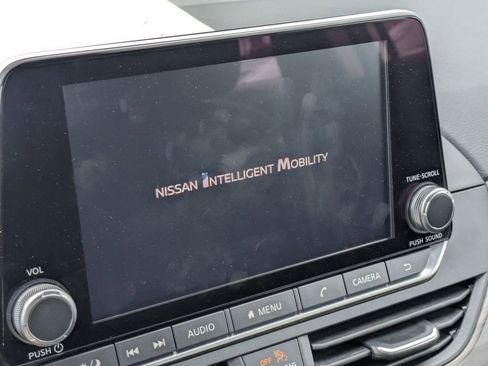 Used 2025 Nissan Altima 2.5 SV image 22