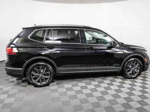 Certified 2023 Volkswagen Tiguan SE FWD image 3