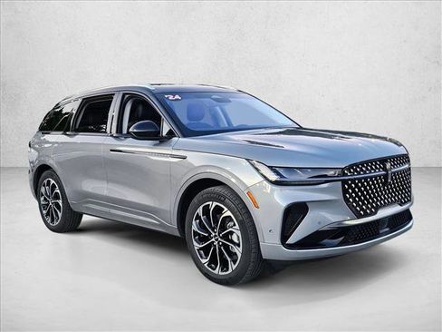 Used 2024 Lincoln Nautilus Reserve w/ Equipment Group 202A image 3