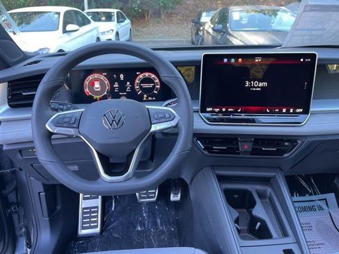 New 2026 Volkswagen Tiguan SE R-Line AWD/4WD image 17