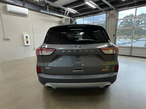 Used 2022 Ford Escape SEL w/ Technology Package FWD image 4