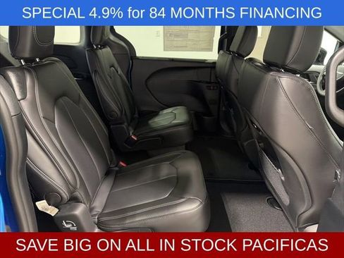 New 2026 Chrysler Pacifica Select w/ S Appearance Package image 24