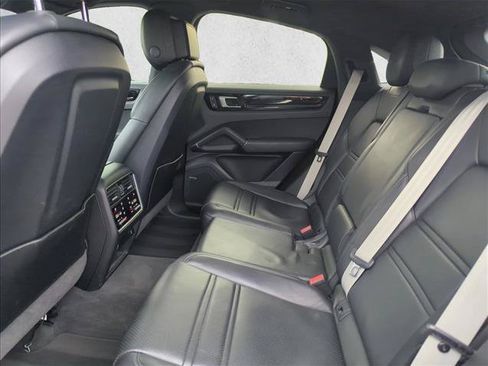 Used 2022 Porsche Cayenne Platinum Edition AWD/4WD image 14