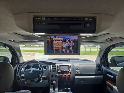 Used 2012 Toyota Tundra Limited w/ Platinum Pkg AWD/4WD image 21