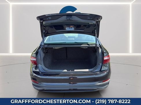 Used 2025 Volkswagen Jetta SE FWD image 16