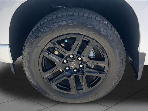 Used 2025 Chevrolet Silverado 1500 Custom w/ Turbomax Blackout Package RWD image 11