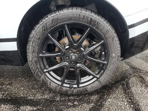 New 2026 Land Rover Range Rover Velar Dynamic SE image 27